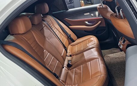 Mercedes-Benz E-Класс, 2022 год, 3 179 000 рублей, 12 фотография