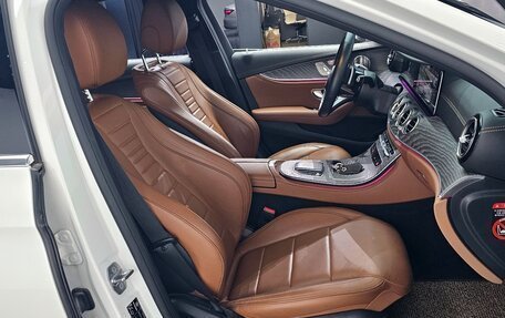 Mercedes-Benz E-Класс, 2022 год, 3 179 000 рублей, 11 фотография