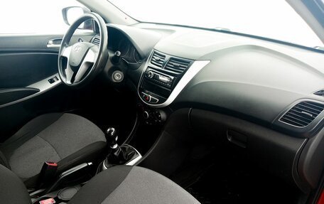 Hyundai Solaris II рестайлинг, 2011 год, 550 000 рублей, 13 фотография
