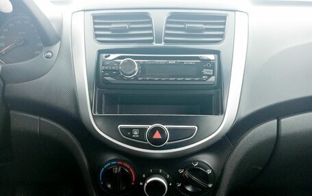 Hyundai Solaris II рестайлинг, 2011 год, 550 000 рублей, 18 фотография