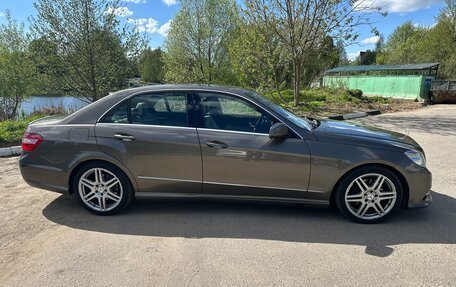 Mercedes-Benz E-Класс, 2012 год, 1 750 000 рублей, 4 фотография