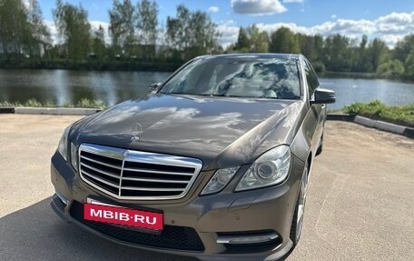 Mercedes-Benz E-Класс, 2012 год, 1 750 000 рублей, 2 фотография