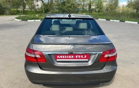 Mercedes-Benz E-Класс, 2012 год, 1 750 000 рублей, 8 фотография