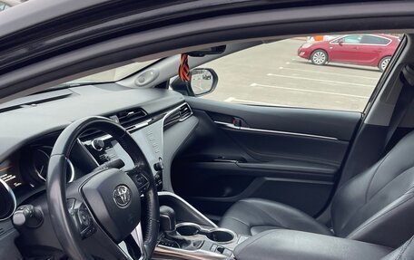 Toyota Camry, 2019 год, 2 400 000 рублей, 14 фотография
