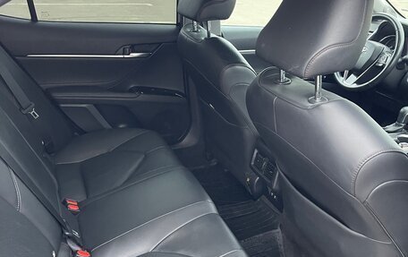 Toyota Camry, 2019 год, 2 400 000 рублей, 11 фотография