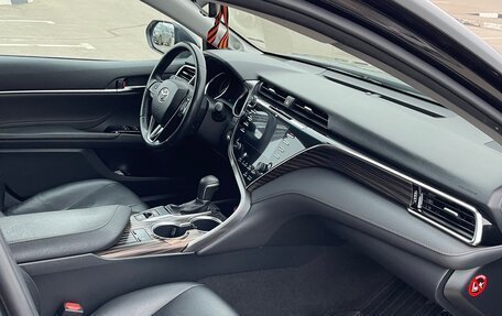 Toyota Camry, 2019 год, 2 400 000 рублей, 9 фотография