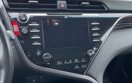 Toyota Camry, 2019 год, 2 400 000 рублей, 16 фотография