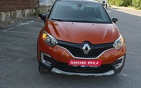 Renault Kaptur I рестайлинг, 2016 год, 1 520 000 рублей, 2 фотография