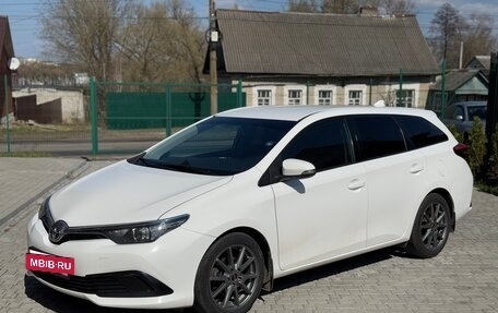 Toyota Auris II, 2016 год, 1 499 999 рублей, 10 фотография