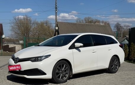 Toyota Auris II, 2016 год, 1 499 999 рублей, 9 фотография