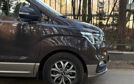 Hyundai H-1 II рестайлинг, 2019 год, 2 895 000 рублей, 2 фотография