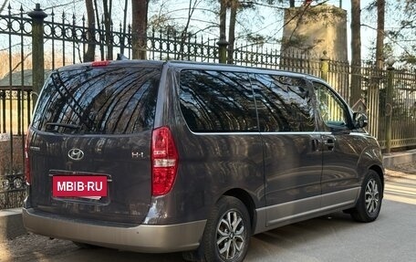 Hyundai H-1 II рестайлинг, 2019 год, 2 895 000 рублей, 6 фотография