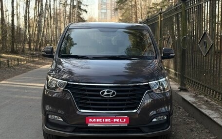 Hyundai H-1 II рестайлинг, 2019 год, 2 895 000 рублей, 3 фотография