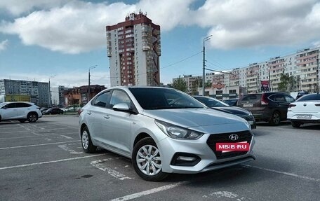 Hyundai Solaris II рестайлинг, 2017 год, 975 000 рублей, 2 фотография