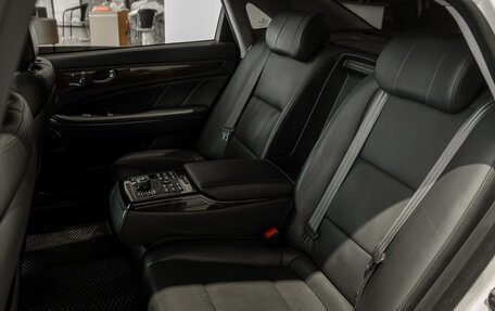Hyundai Equus II, 2013 год, 1 295 000 рублей, 26 фотография