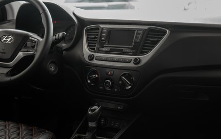 Hyundai Solaris II рестайлинг, 2018 год, 1 045 000 рублей, 14 фотография