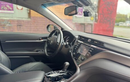 Toyota Camry, 2020 год, 2 800 000 рублей, 5 фотография