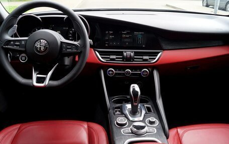 Alfa Romeo Giulia II, 2021 год, 2 990 000 рублей, 17 фотография