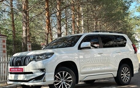 Toyota Land Cruiser Prado 150 рестайлинг 2, 2017 год, 4 900 000 рублей, 7 фотография