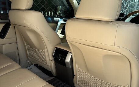 Toyota Land Cruiser Prado 150 рестайлинг 2, 2017 год, 4 900 000 рублей, 34 фотография