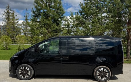 Hyundai Staria, 2022 год, 4 750 000 рублей, 3 фотография