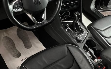 Volkswagen Tiguan II, 2021 год, 3 300 000 рублей, 10 фотография