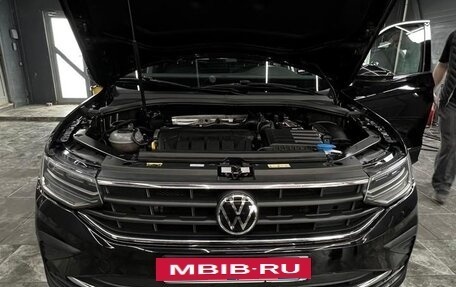 Volkswagen Tiguan II, 2021 год, 3 300 000 рублей, 16 фотография