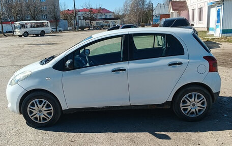 Toyota Yaris III рестайлинг, 2008 год, 580 000 рублей, 3 фотография