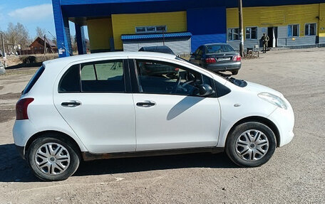 Toyota Yaris III рестайлинг, 2008 год, 580 000 рублей, 4 фотография