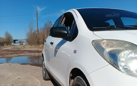 Toyota Yaris III рестайлинг, 2008 год, 580 000 рублей, 6 фотография
