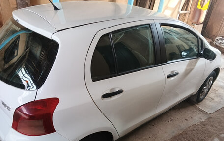 Toyota Yaris III рестайлинг, 2008 год, 580 000 рублей, 14 фотография