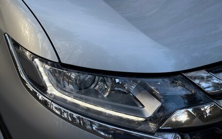 Mitsubishi Outlander III рестайлинг 3, 2018 год, 1 699 000 рублей, 6 фотография