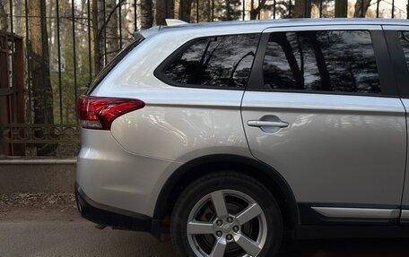 Mitsubishi Outlander III рестайлинг 3, 2018 год, 1 699 000 рублей, 7 фотография