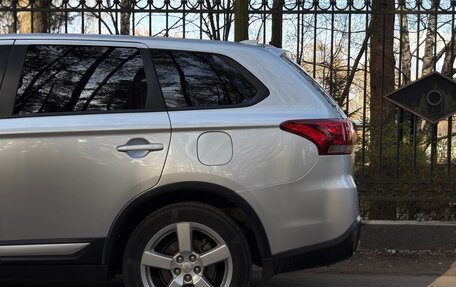 Mitsubishi Outlander III рестайлинг 3, 2018 год, 1 699 000 рублей, 18 фотография