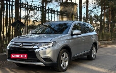 Mitsubishi Outlander III рестайлинг 3, 2018 год, 1 699 000 рублей, 19 фотография