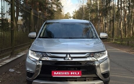 Mitsubishi Outlander III рестайлинг 3, 2018 год, 1 699 000 рублей, 22 фотография