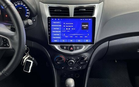 Hyundai Solaris II рестайлинг, 2015 год, 930 000 рублей, 22 фотография