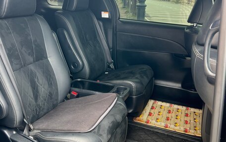 Toyota Estima III рестайлинг -2, 2017 год, 2 650 000 рублей, 12 фотография