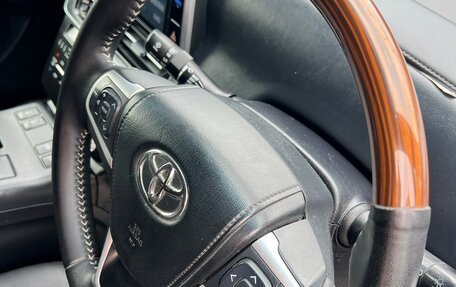 Toyota Estima III рестайлинг -2, 2017 год, 2 650 000 рублей, 13 фотография
