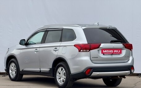 Mitsubishi Outlander III рестайлинг 3, 2017 год, 2 050 000 рублей, 6 фотография