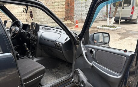 Chevrolet Niva I рестайлинг, 2012 год, 650 000 рублей, 17 фотография