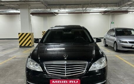 Mercedes-Benz S-Класс, 2013 год, 1 875 000 рублей, 3 фотография