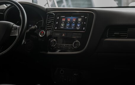 Mitsubishi Outlander III рестайлинг 3, 2018 год, 1 655 000 рублей, 14 фотография