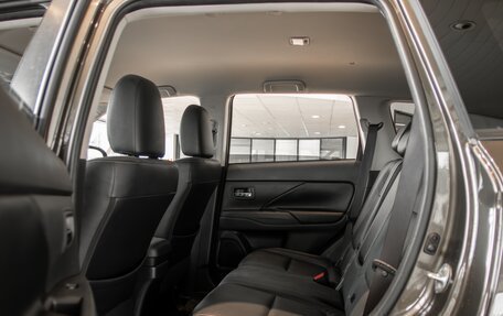 Mitsubishi Outlander III рестайлинг 3, 2018 год, 1 655 000 рублей, 18 фотография