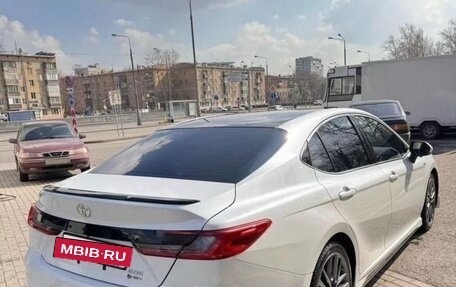 Toyota Camry, 2024 год, 4 400 000 рублей, 3 фотография