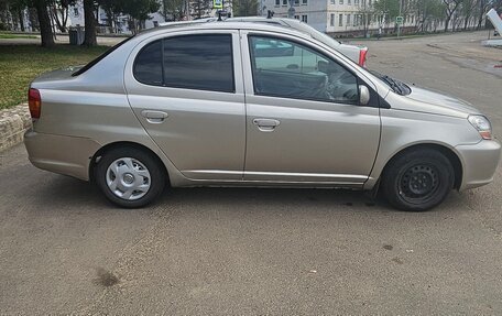 Toyota Platz, 2003 год, 380 000 рублей, 4 фотография