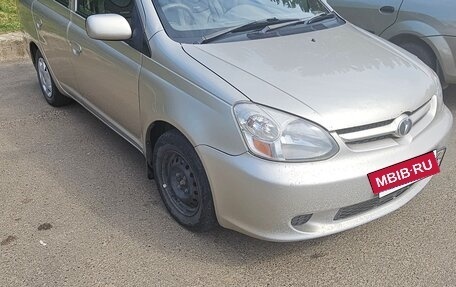 Toyota Platz, 2003 год, 380 000 рублей, 2 фотография