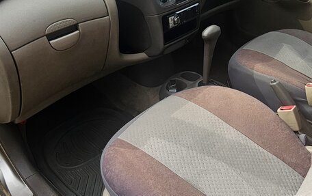 Toyota Platz, 2003 год, 380 000 рублей, 10 фотография