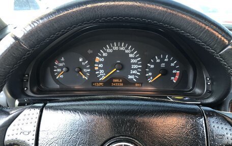 Mercedes-Benz CLK-Класс, 1998 год, 580 000 рублей, 10 фотография