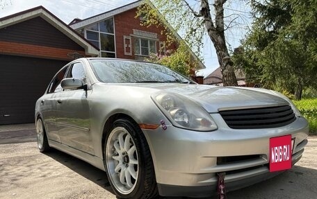 Nissan Skyline, 2001 год, 450 000 рублей, 4 фотография